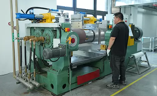  โรงงานผสมยาง 